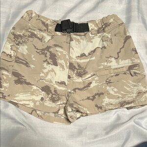 Mountain Hardwear Cream Skorts Lightweight Outdoor Wear